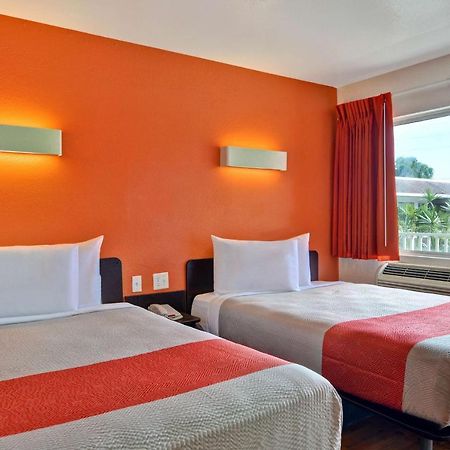 Motel 6 Dania Beach Dış mekan fotoğraf